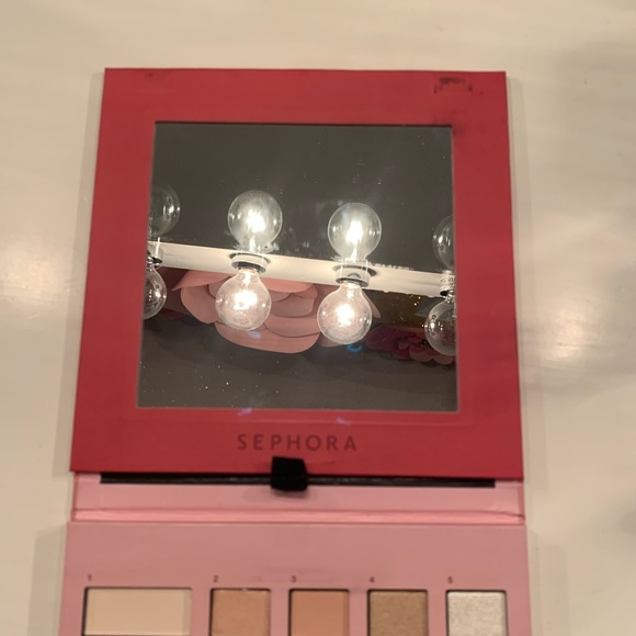 Sephora, Easy on the Eyes eyeshadow palette - Picture 3 of 4